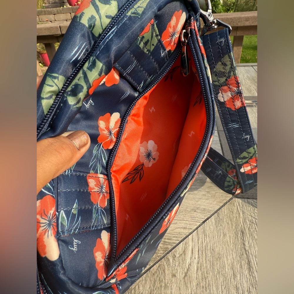 EUC! Lug Floral Crossbody Bag - Navy and Red Many Pockets Travel - Picture 10 of 11